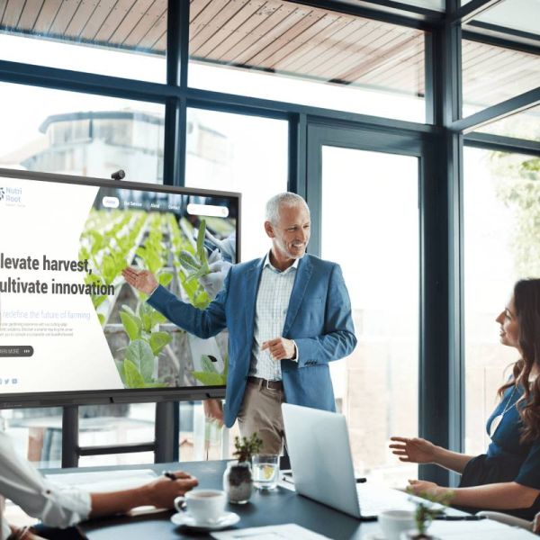 Newline Elara Pro 86''